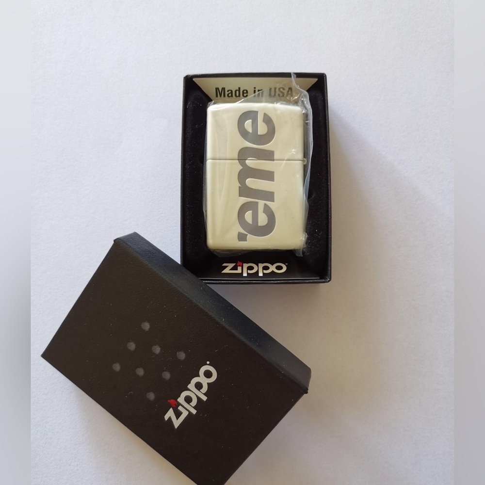 Supreme Glow In The Dark Zippo